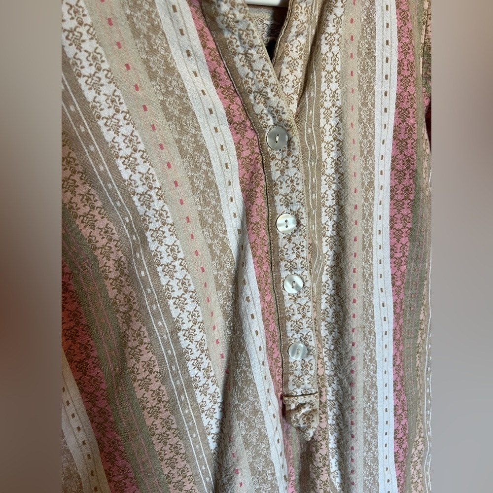Baxter & Wells Button-Up Blouse Size Small - Picture 4 of 6